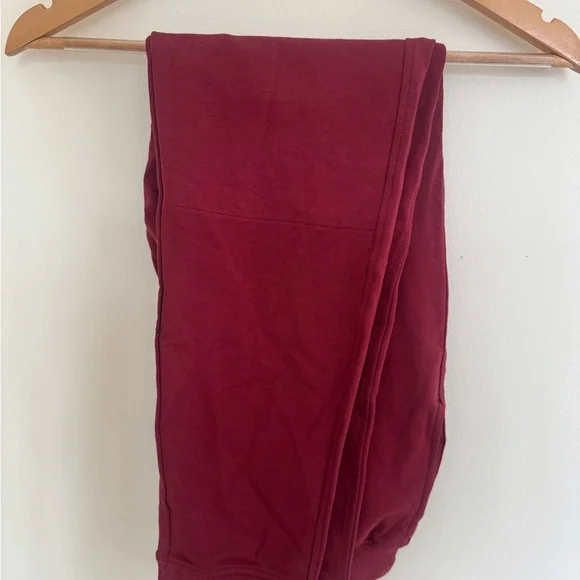Quince Kids size 12 Sweatpants in Burgundy NWOT - Picture 2 of 3